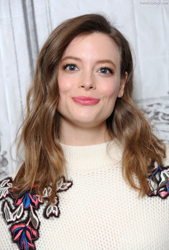 Gillian Jacobs photo 3 of 786