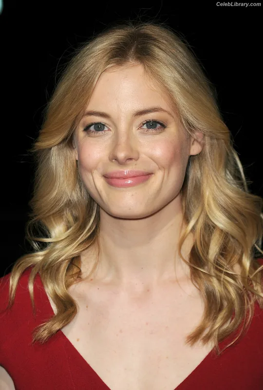 Gillian Jacobs photo 5 of 786