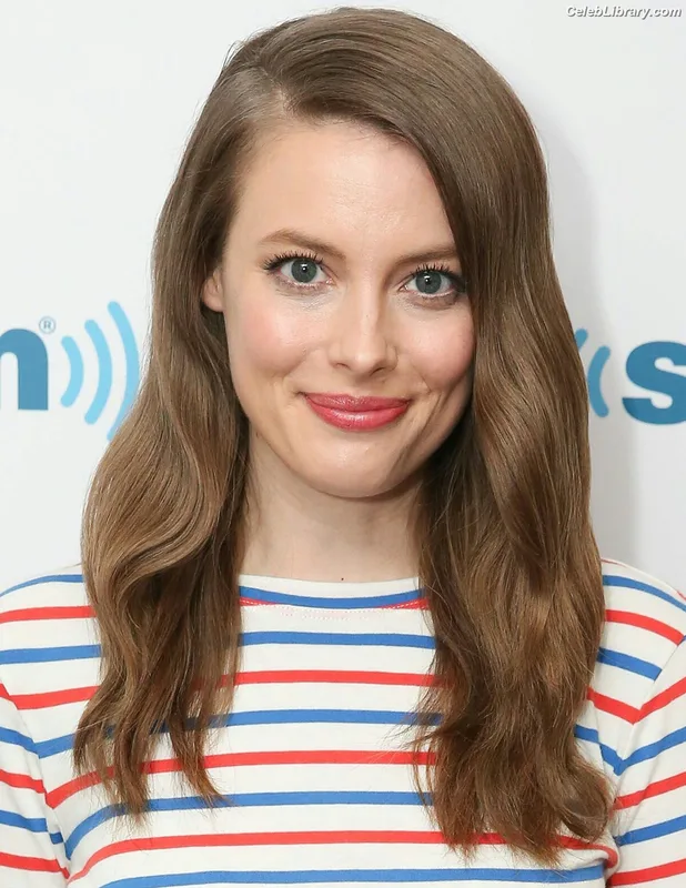Gillian Jacobs photo 8 of 786