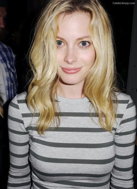 Gillian Jacobs photo 22 of 786