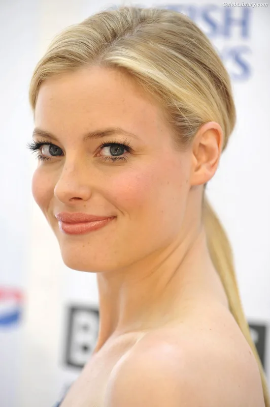 Gillian Jacobs photo 5 of 786