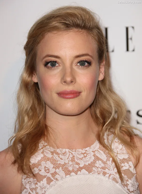 Gillian Jacobs photo 13 of 786