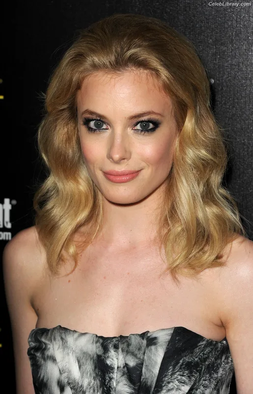 Gillian Jacobs photo 15 of 786