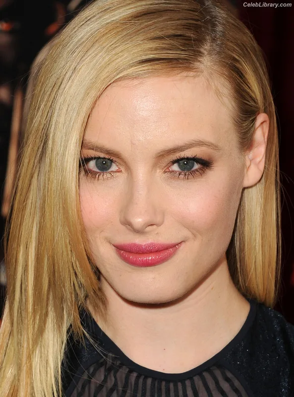 Gillian Jacobs photo 17 of 786