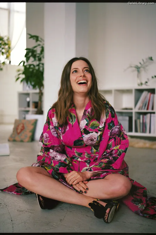 Gillian Jacobs photo 22 of 786
