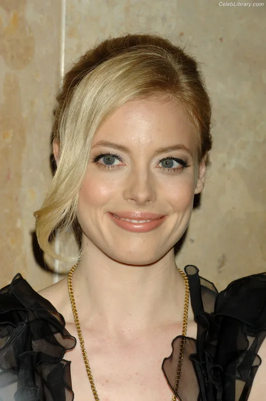 Gillian Jacobs photo 1 of 786