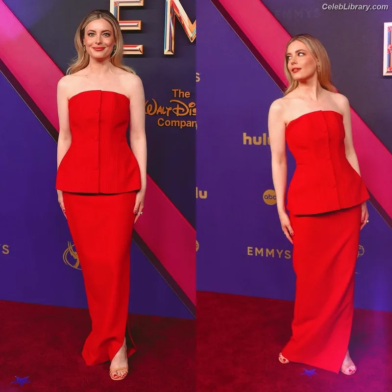 Gillian Jacobs photo 15 of 786