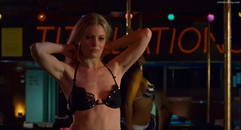 Gillian Jacobs photo 14 of 786