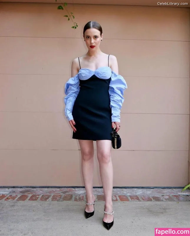 Gillian Jacobs photo 5 of 786