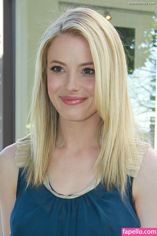 Gillian Jacobs photo 19 of 786