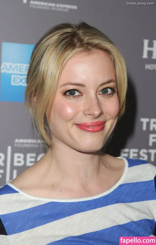 Gillian Jacobs photo 23 of 786