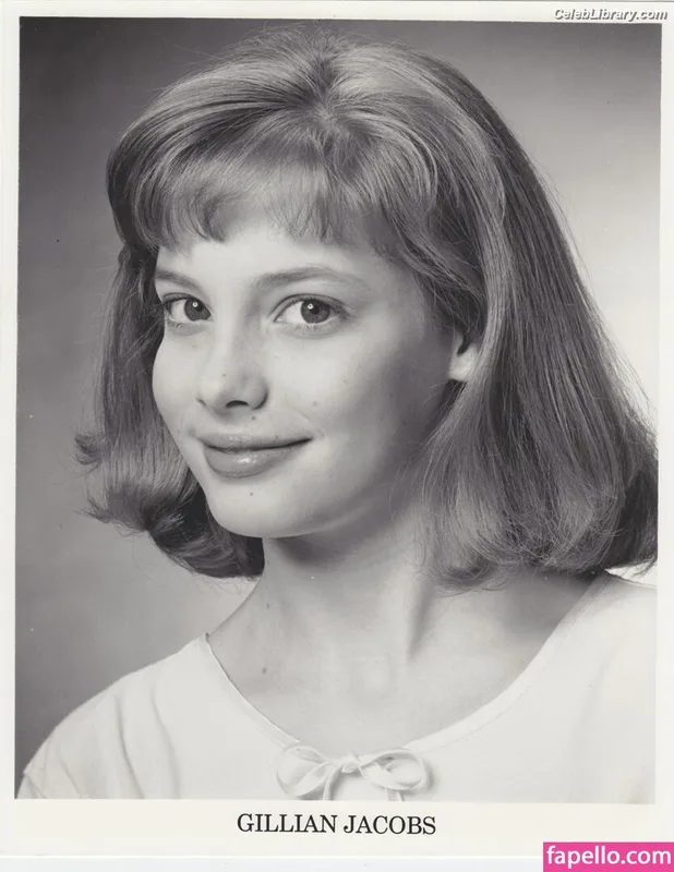 Gillian Jacobs photo 7 of 786