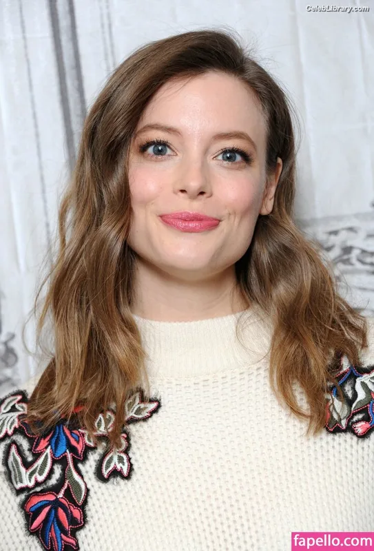 Gillian Jacobs photo 9 of 786