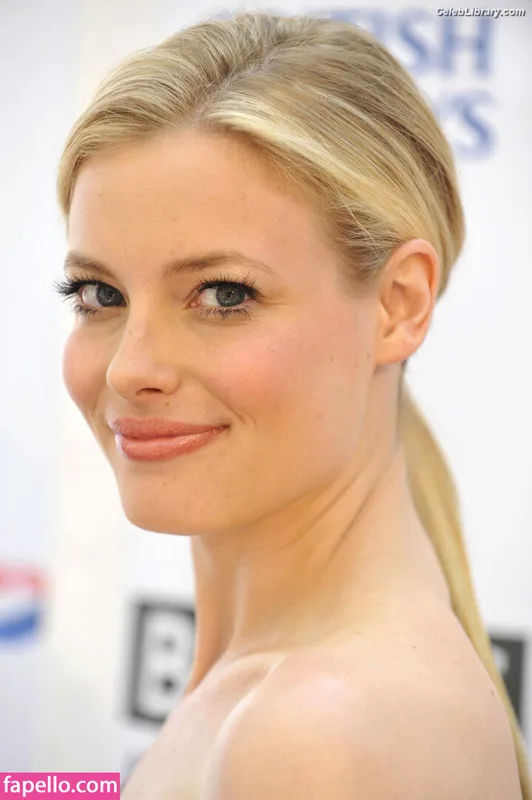 Gillian Jacobs photo 20 of 786