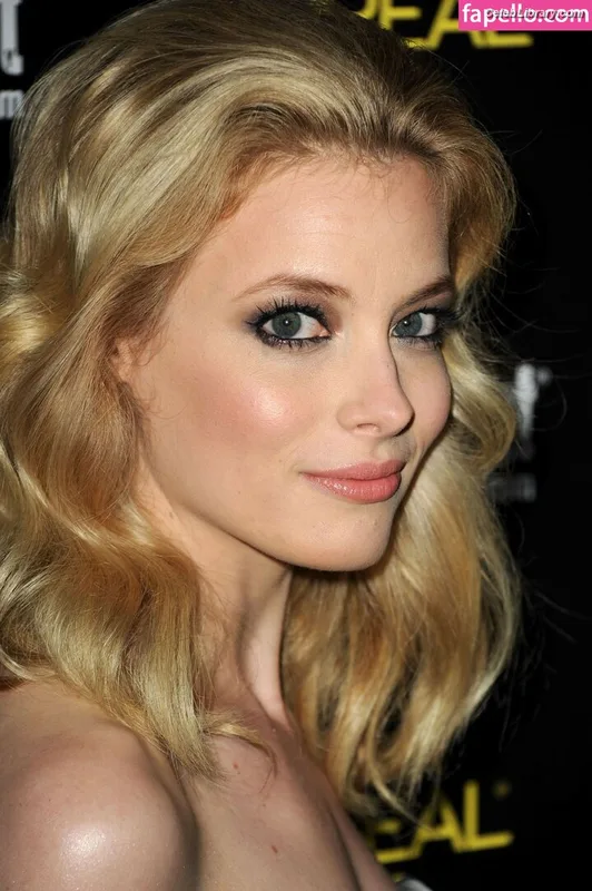 Gillian Jacobs photo 21 of 786