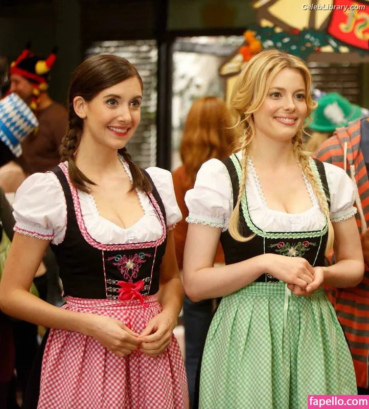Gillian Jacobs photo 18 of 786