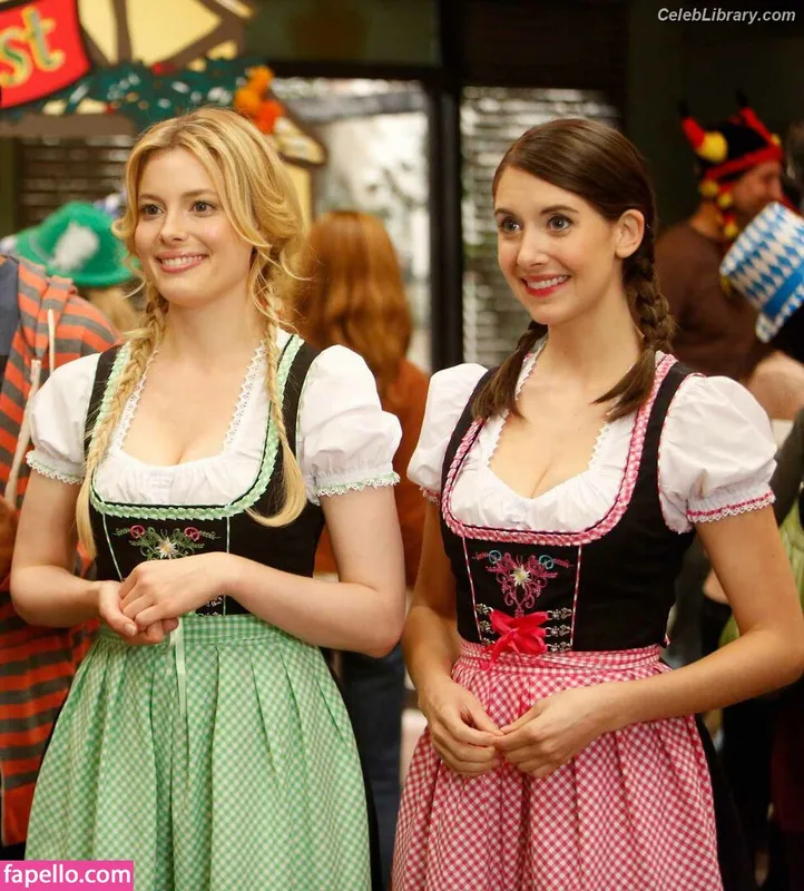 Gillian Jacobs photo 20 of 786