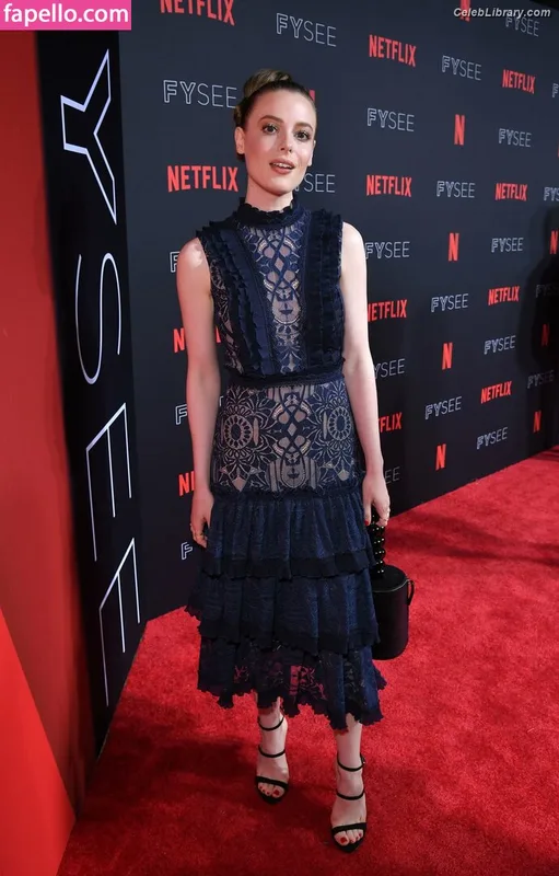 Gillian Jacobs photo 2 of 786