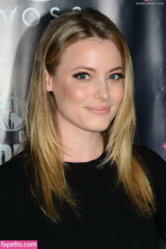 Gillian Jacobs photo 16 of 786