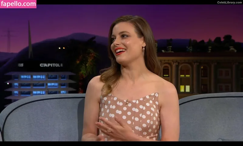 Gillian Jacobs photo 3 of 786