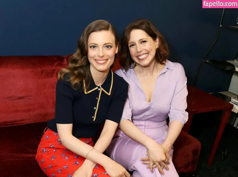 Gillian Jacobs photo 19 of 786