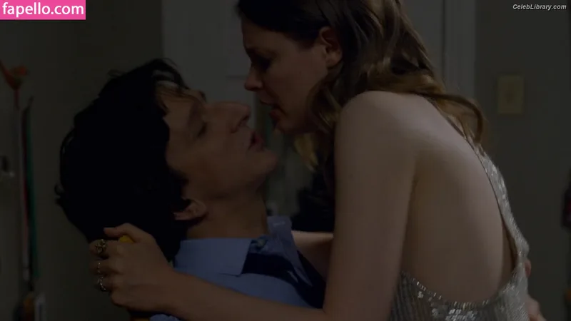 Gillian Jacobs photo 8 of 786