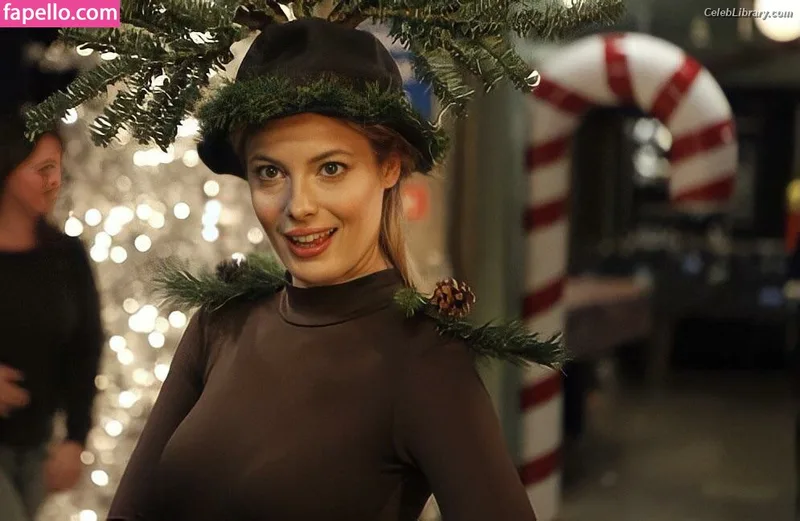 Gillian Jacobs photo 21 of 786