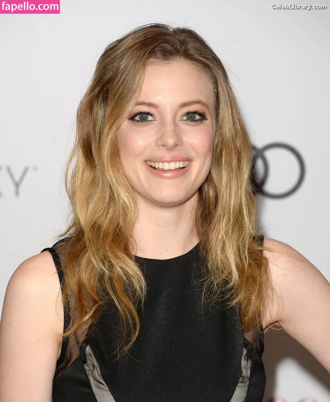 Gillian Jacobs photo 23 of 786