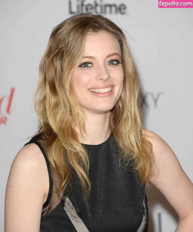 Gillian Jacobs photo 24 of 786