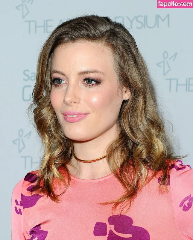 Gillian Jacobs photo 18 of 786