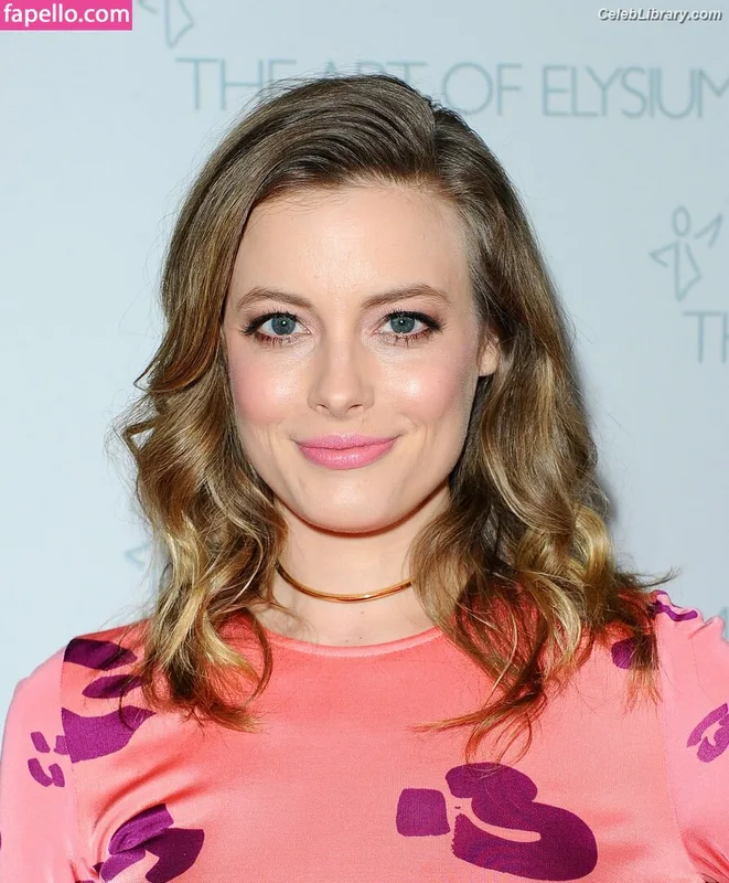 Gillian Jacobs photo 21 of 786