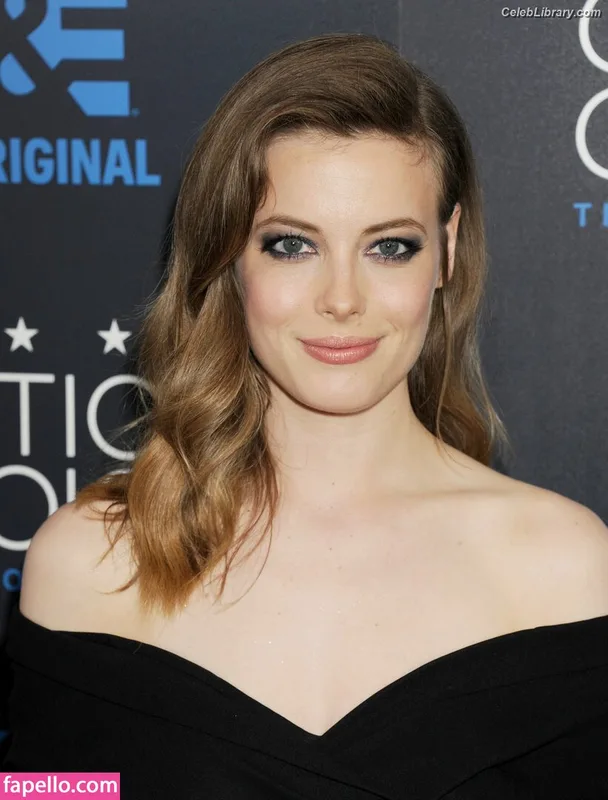 Gillian Jacobs photo 8 of 786
