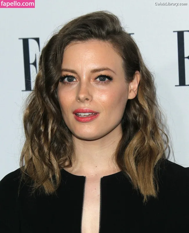 Gillian Jacobs photo 13 of 786