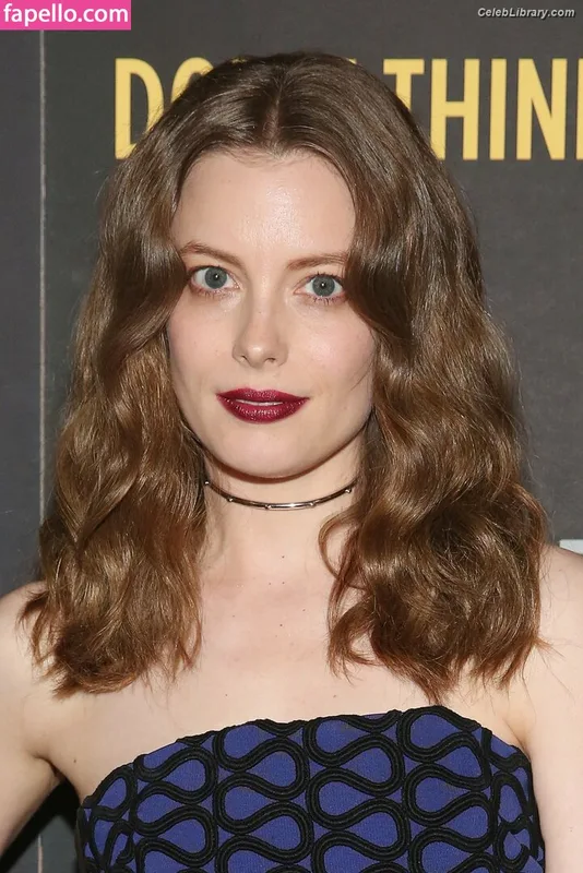 Gillian Jacobs photo 1 of 786