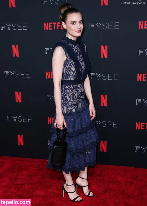Gillian Jacobs photo 12 of 786