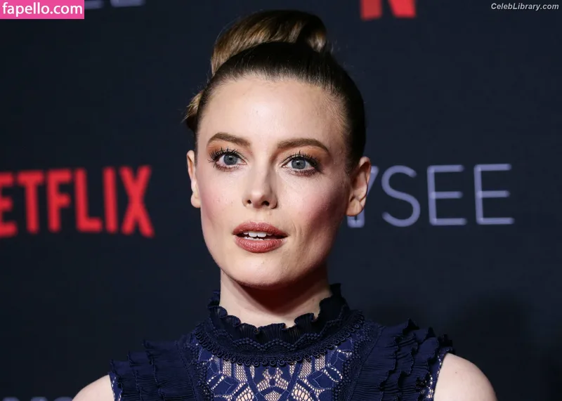 Gillian Jacobs photo 14 of 786