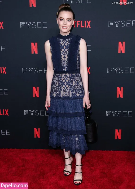 Gillian Jacobs photo 18 of 786