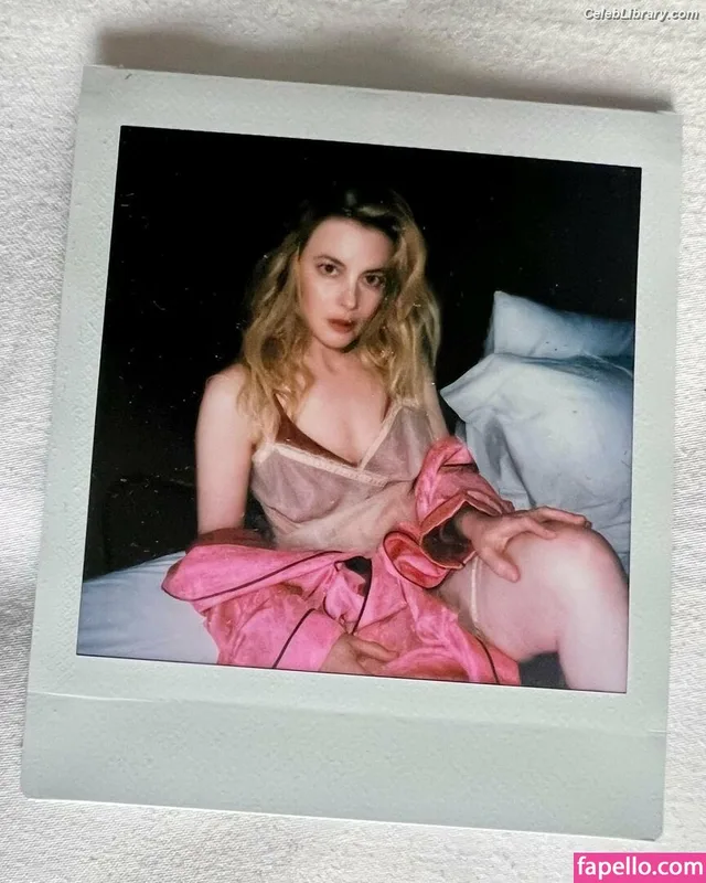 Gillian Jacobs photo 8 of 786