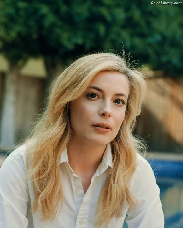 Gillian Jacobs photo 9 of 786