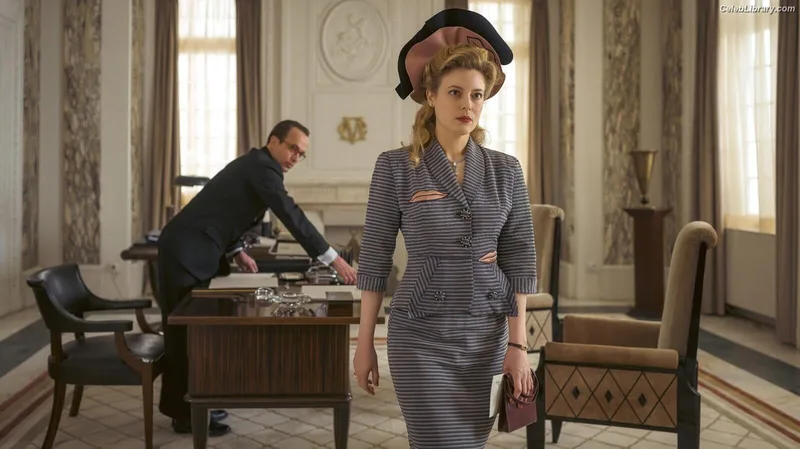 Gillian Jacobs photo 4 of 786