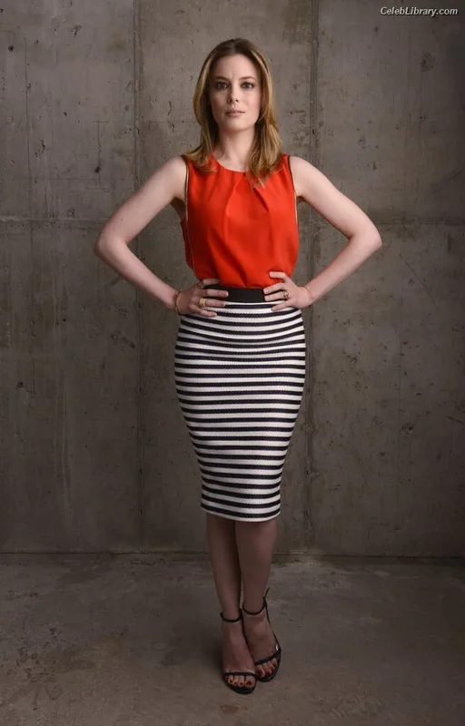 Gillian Jacobs photo 8 of 786