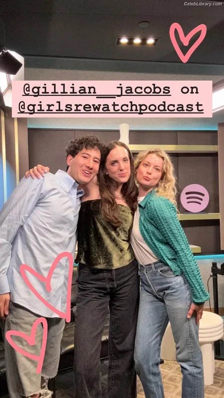 Gillian Jacobs photo 24 of 786