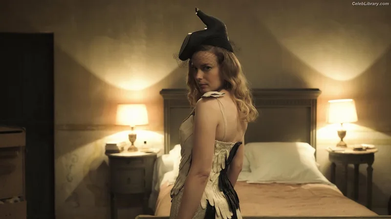 Gillian Jacobs photo 16 of 786
