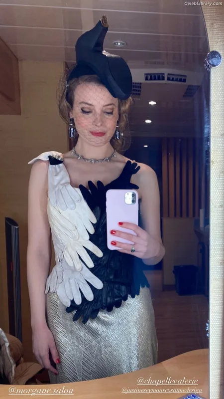 Gillian Jacobs photo 12 of 786
