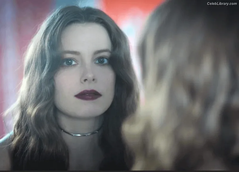 Gillian Jacobs photo 15 of 786
