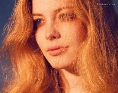 Gillian Jacobs photo 18 of 786