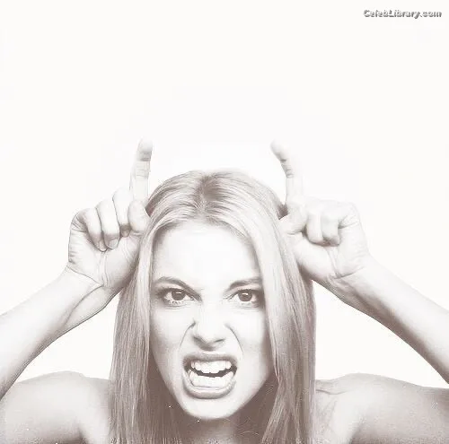 Gillian Jacobs photo 2 of 786