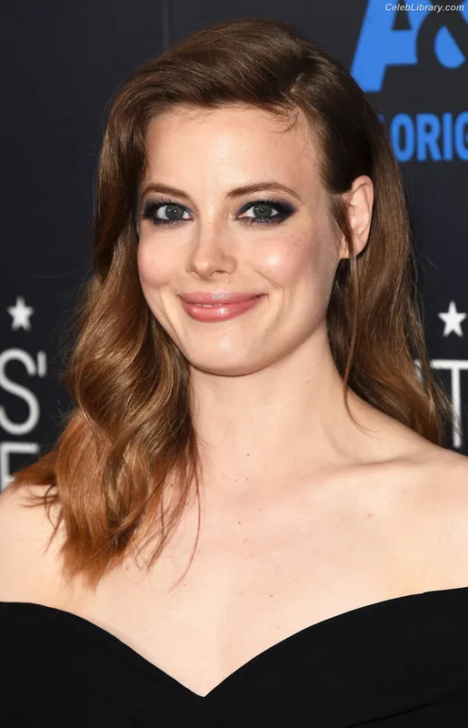 Gillian Jacobs photo 10 of 786
