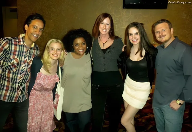 Gillian Jacobs photo 18 of 786