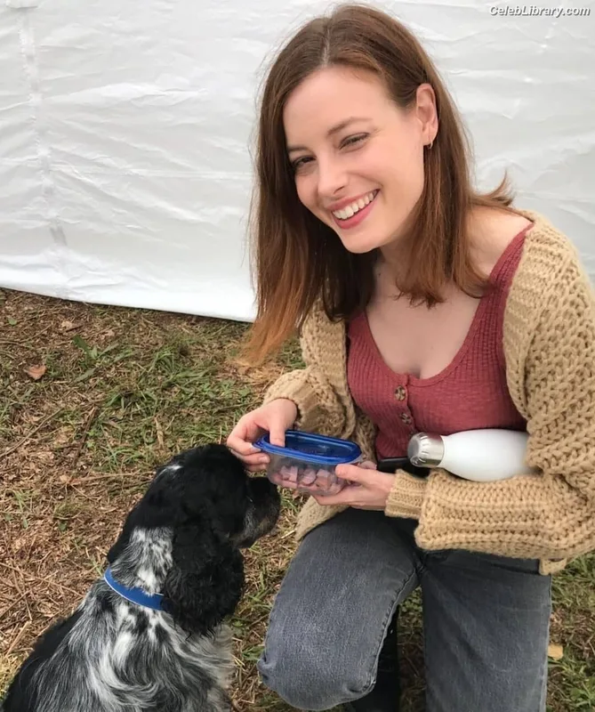 Gillian Jacobs photo 23 of 786